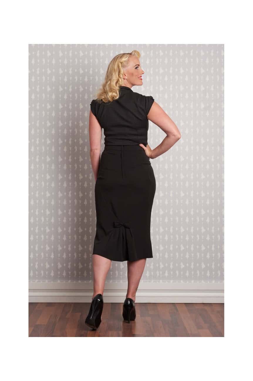 Jupe vintage avec un noeud rouge